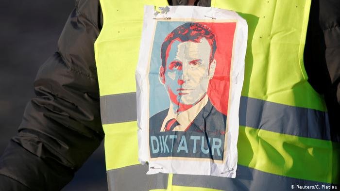 stop macron