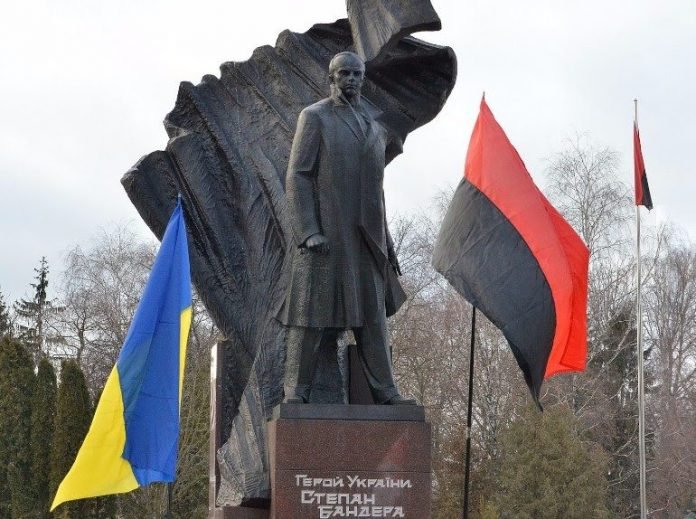 bandera statue