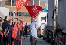 Liverpool dockers celebrate major victory after Unite secures inflation-busting pay deal worth between 14.3% and 18.5% Liverpool dockers