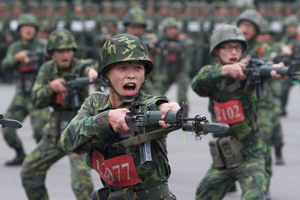taiwan extends mandatory military service