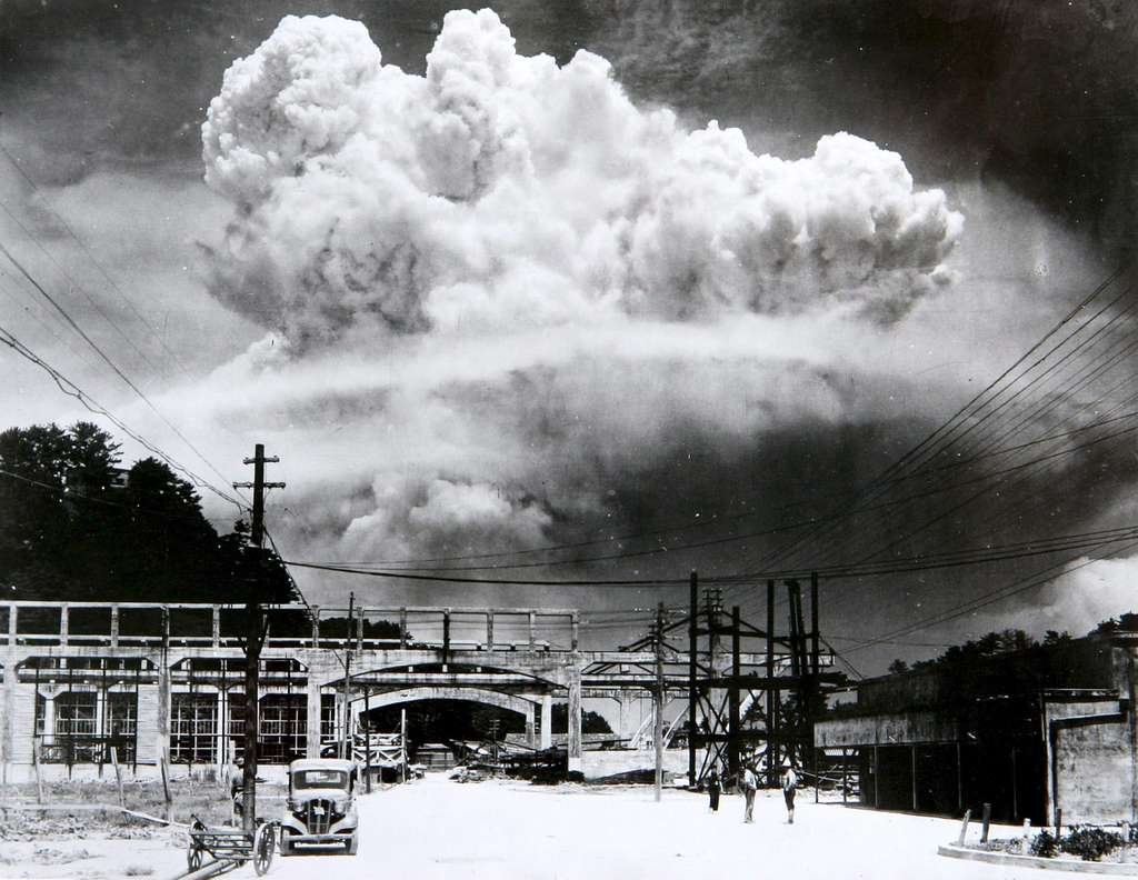 atomic cloud over nagasaki from koyagi jima
