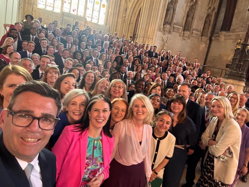 Burnham selfie with Labour PLP